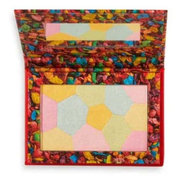 Revolution Beauty X Post Fruity Pebbles Highlighter - Picture 3 of 6
